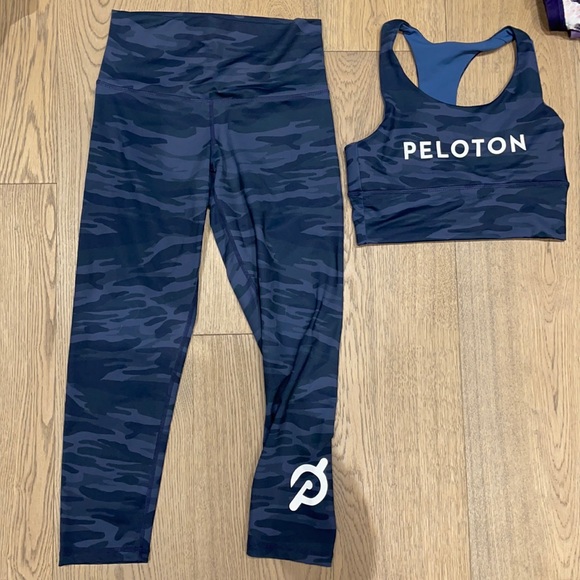 Peloton workout set size medium - Picture 1 of 1